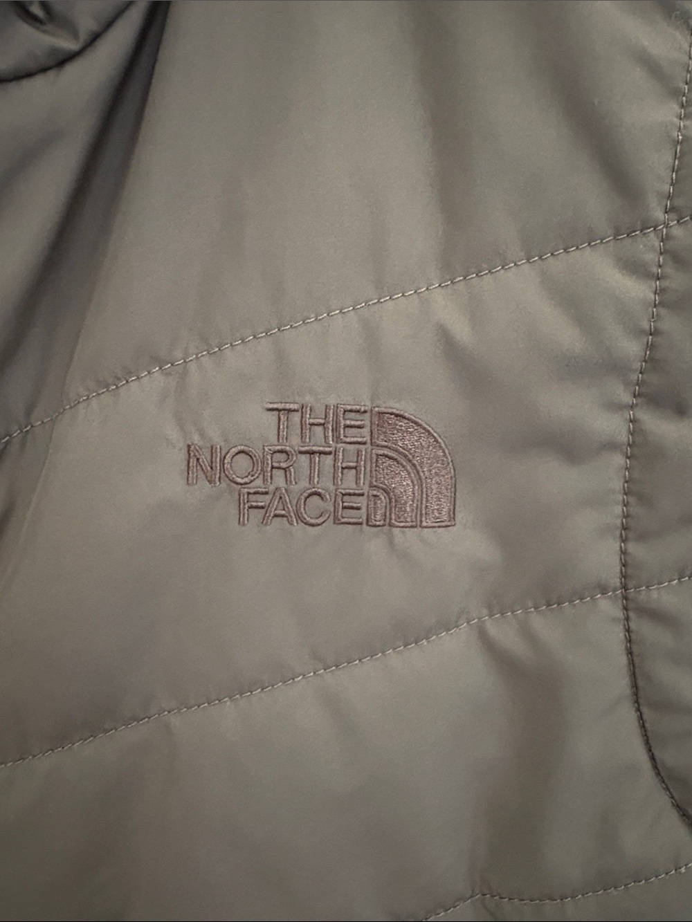 The North Face Olive Green Women’s Quilted Vest - Picture 3 of 11